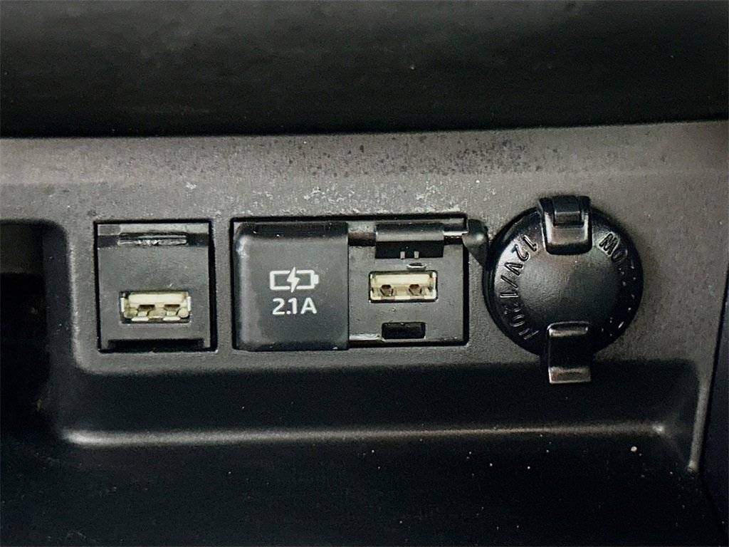 Used 2021 Toyota Highlander XLE image 32