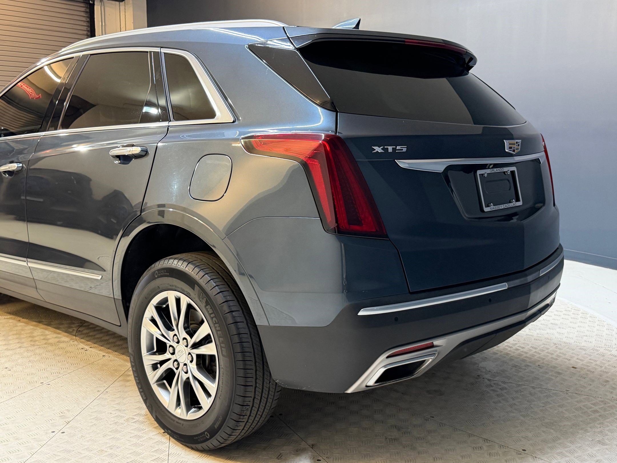 Used 2020 Cadillac XT5 Premium Luxury FWD image 23