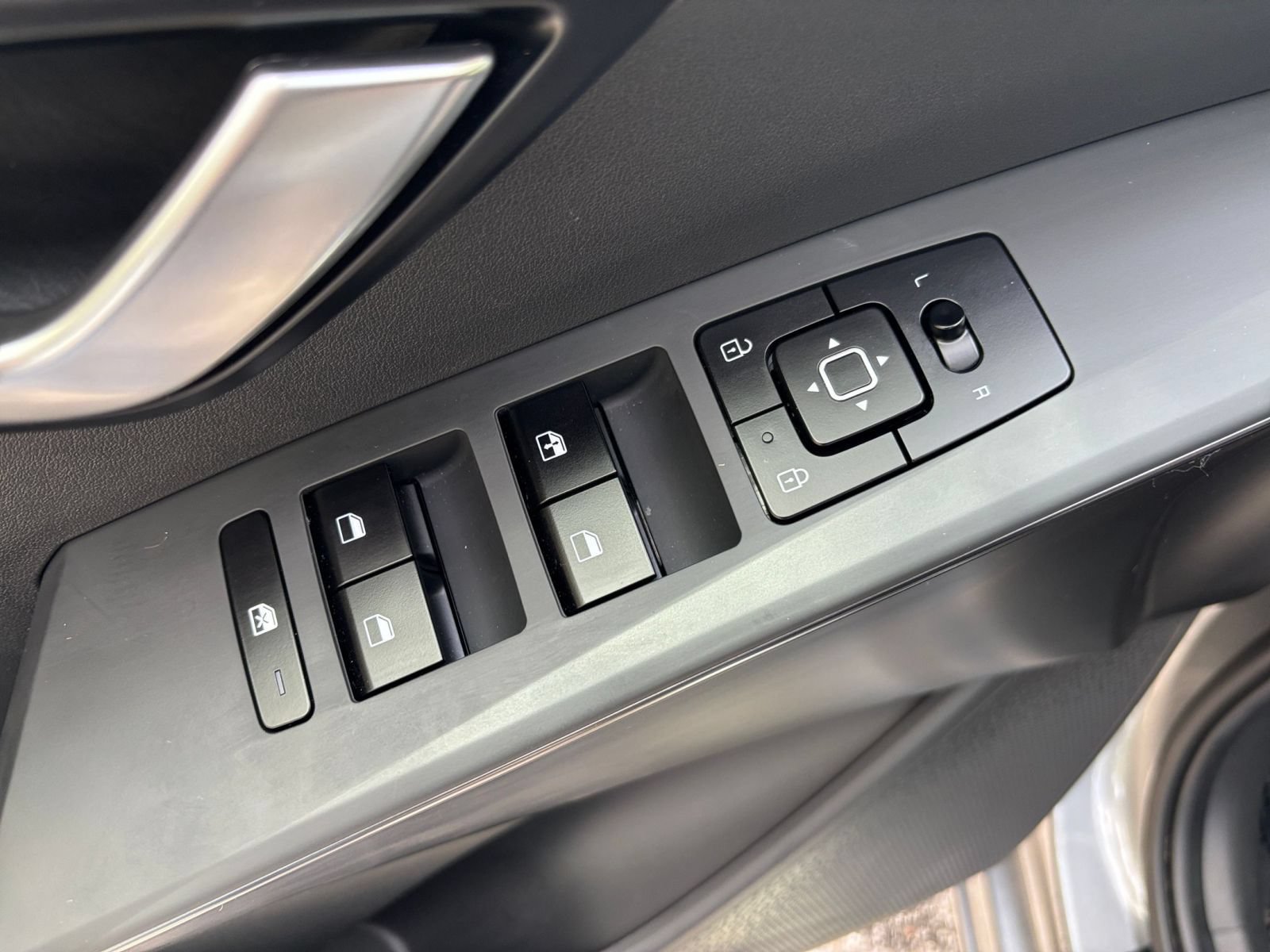 Used 2026 Kia Niro LX FWD image 18