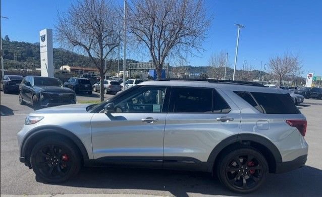 Used 2024 Ford Explorer ST w/ Equipment Group 401A image 7