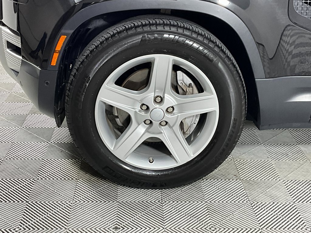 Used 2021 Land Rover Defender 110 SE image 30