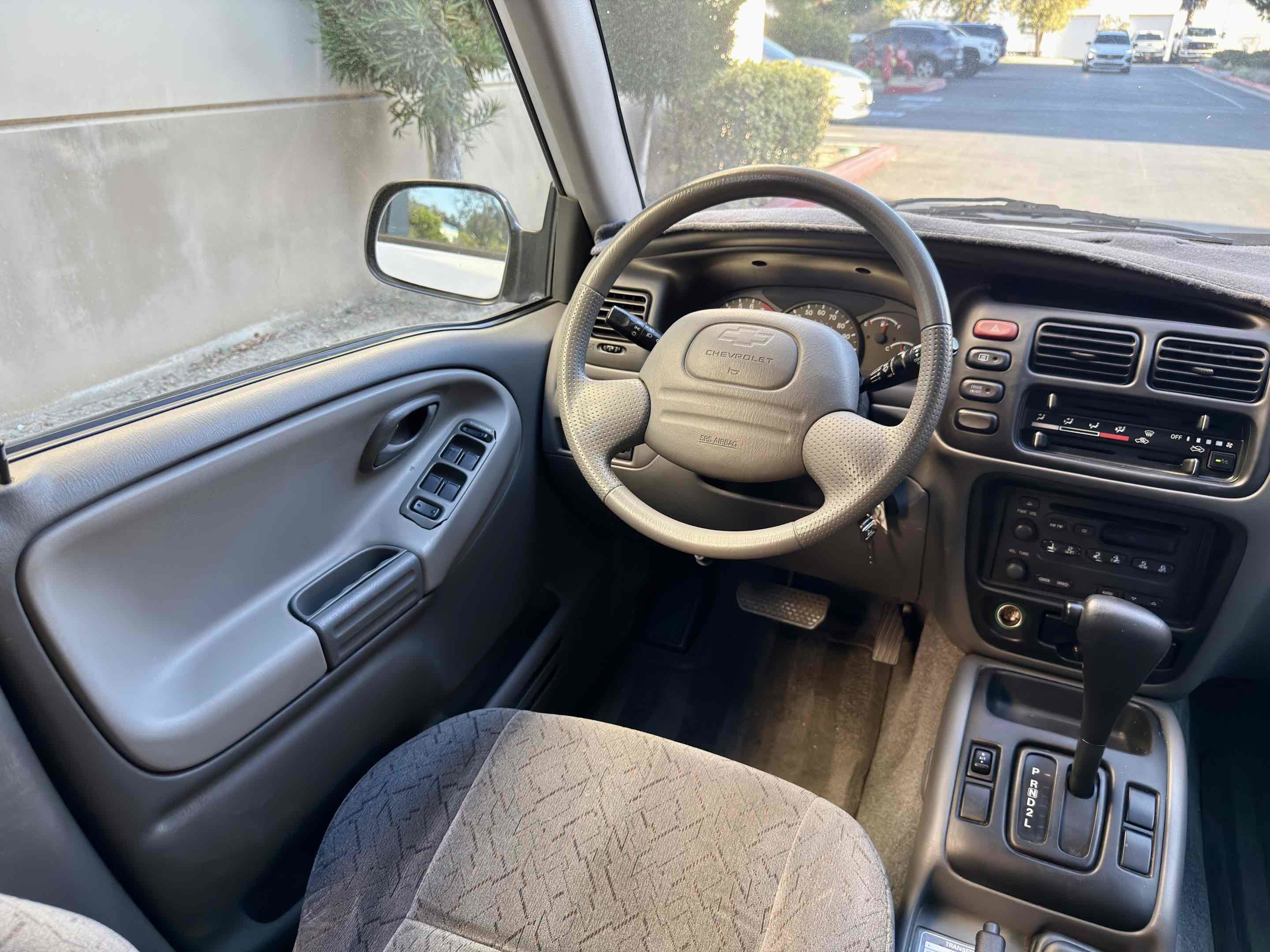 Used 2003 Chevrolet Tracker ZR2 image 24