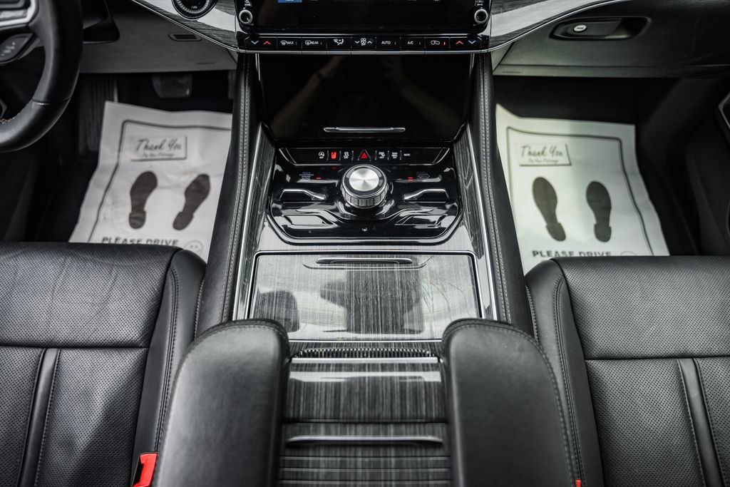 Used 2022 Jeep Wagoneer Series III image 32