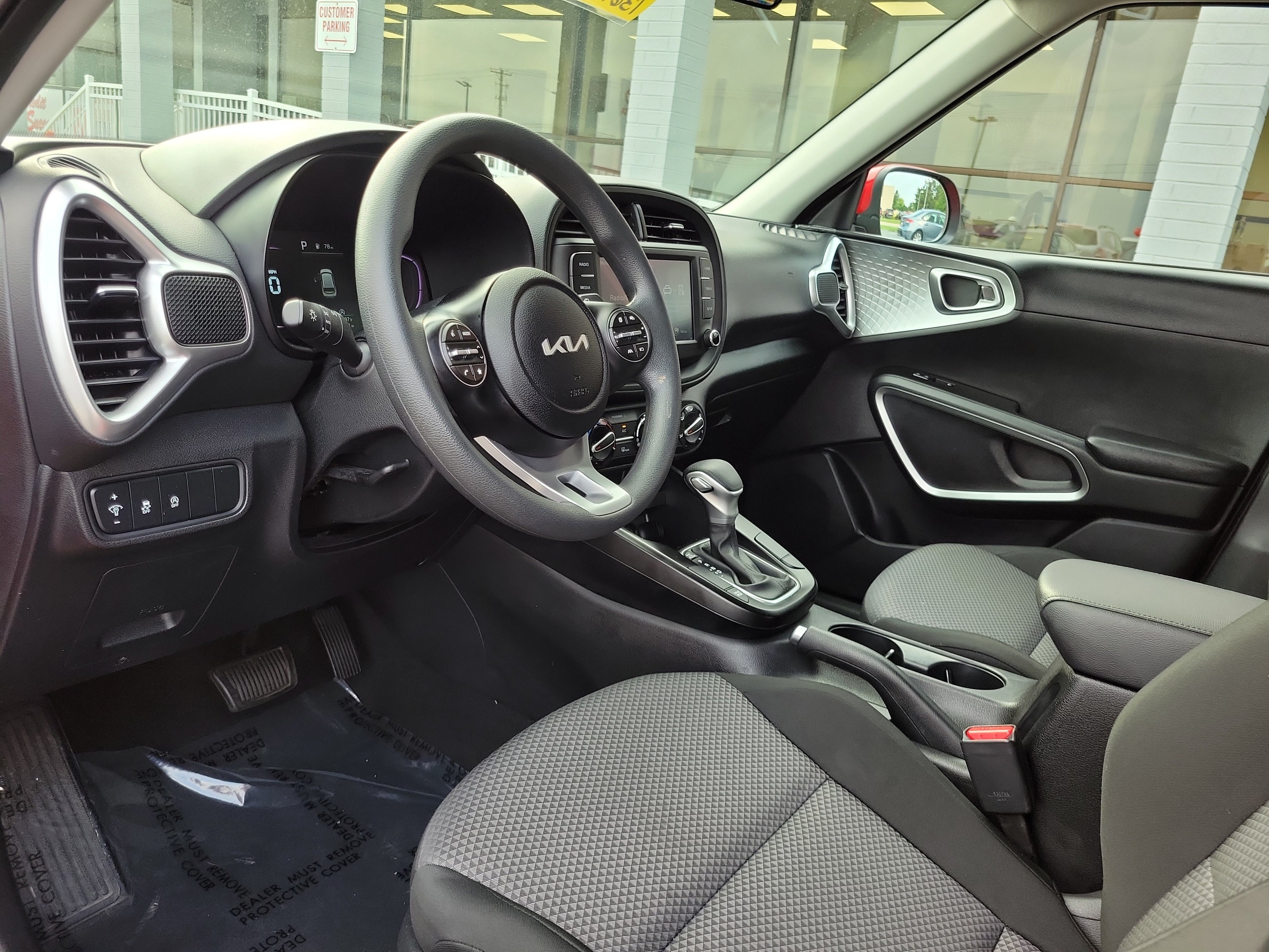 Used 2025 Kia Soul LX FWD image 19