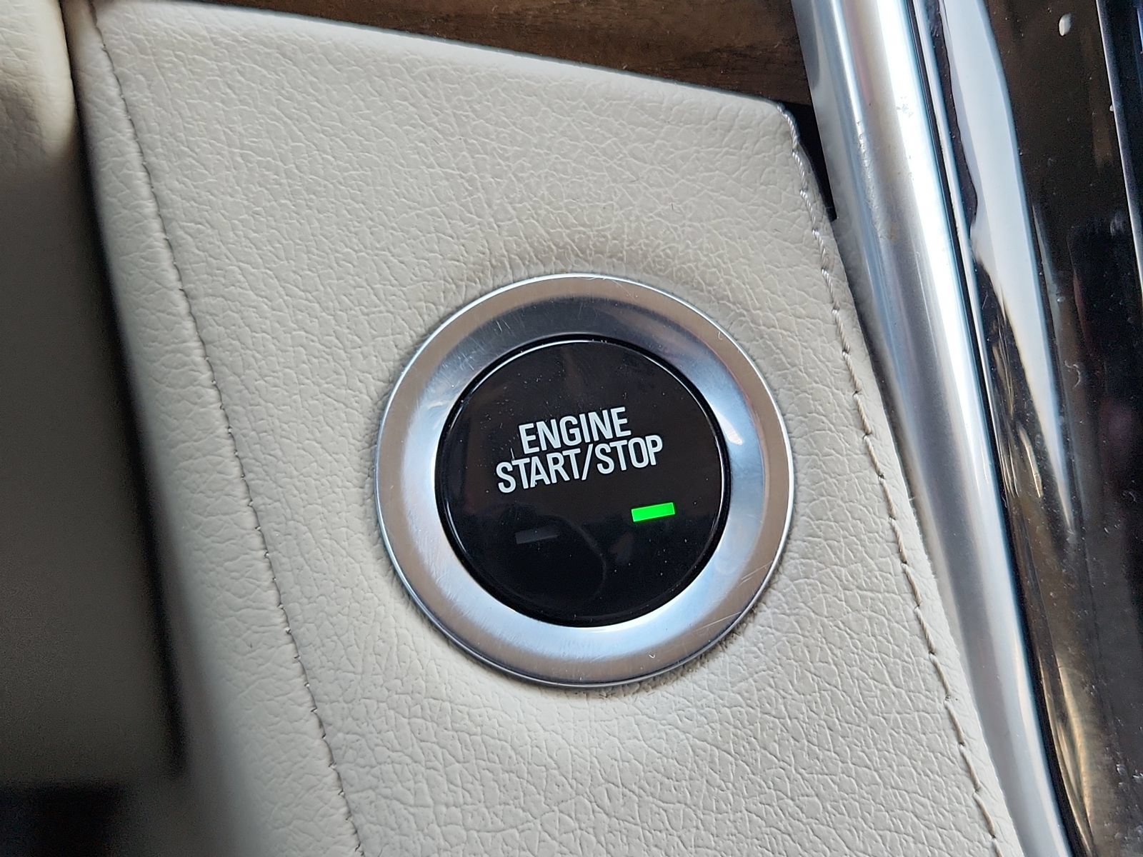 Used 2020 Cadillac Escalade Luxury AWD/4WD image 13