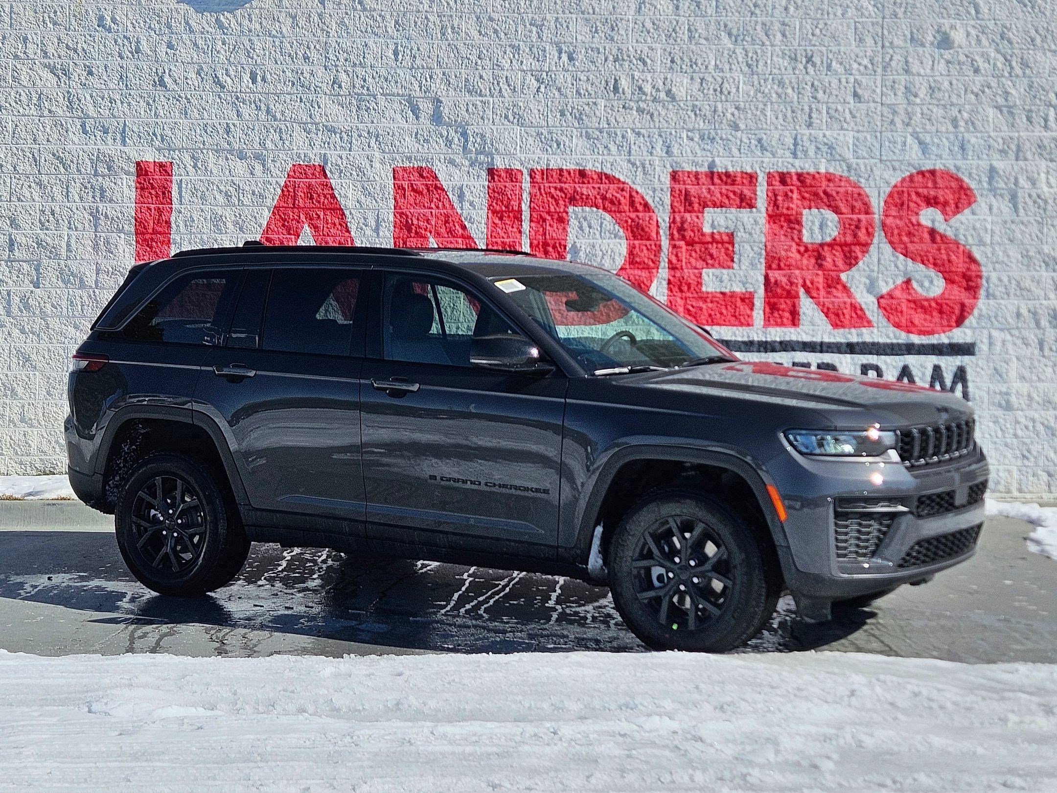 New 2026 Jeep Grand Cherokee Altitude AWD/4WD video 1