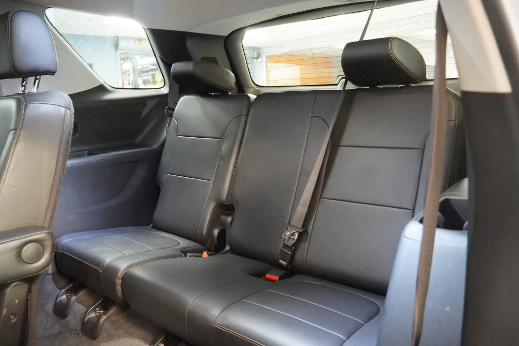 Used 2020 Chevrolet Traverse LT w/ LT Premium Package AWD/4WD image 31