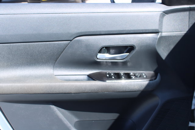 Used 2026 Nissan Kicks SV w/ SV Premium Package FWD image 9