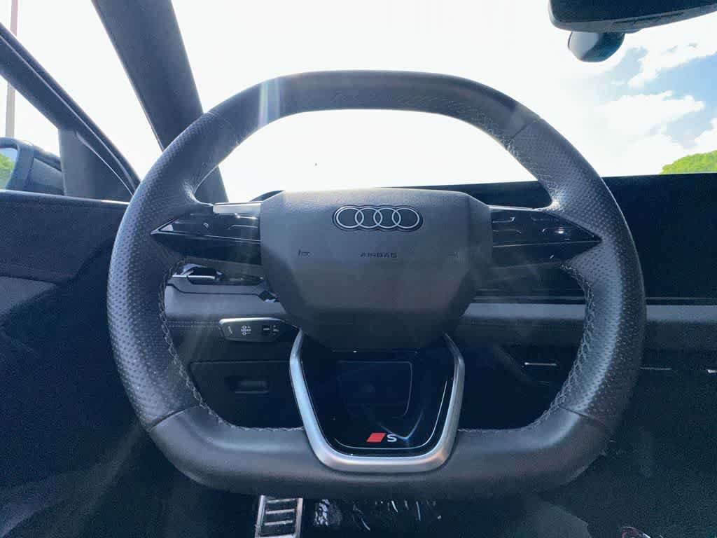 Used 2025 Audi SQ6 e-tron Prestige AWD/4WD image 15