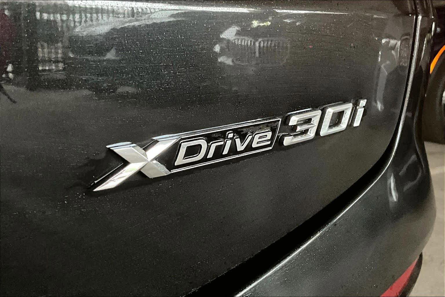 Used 2022 BMW X4 xDrive30i w/ Premium Package 2 AWD/4WD image 9