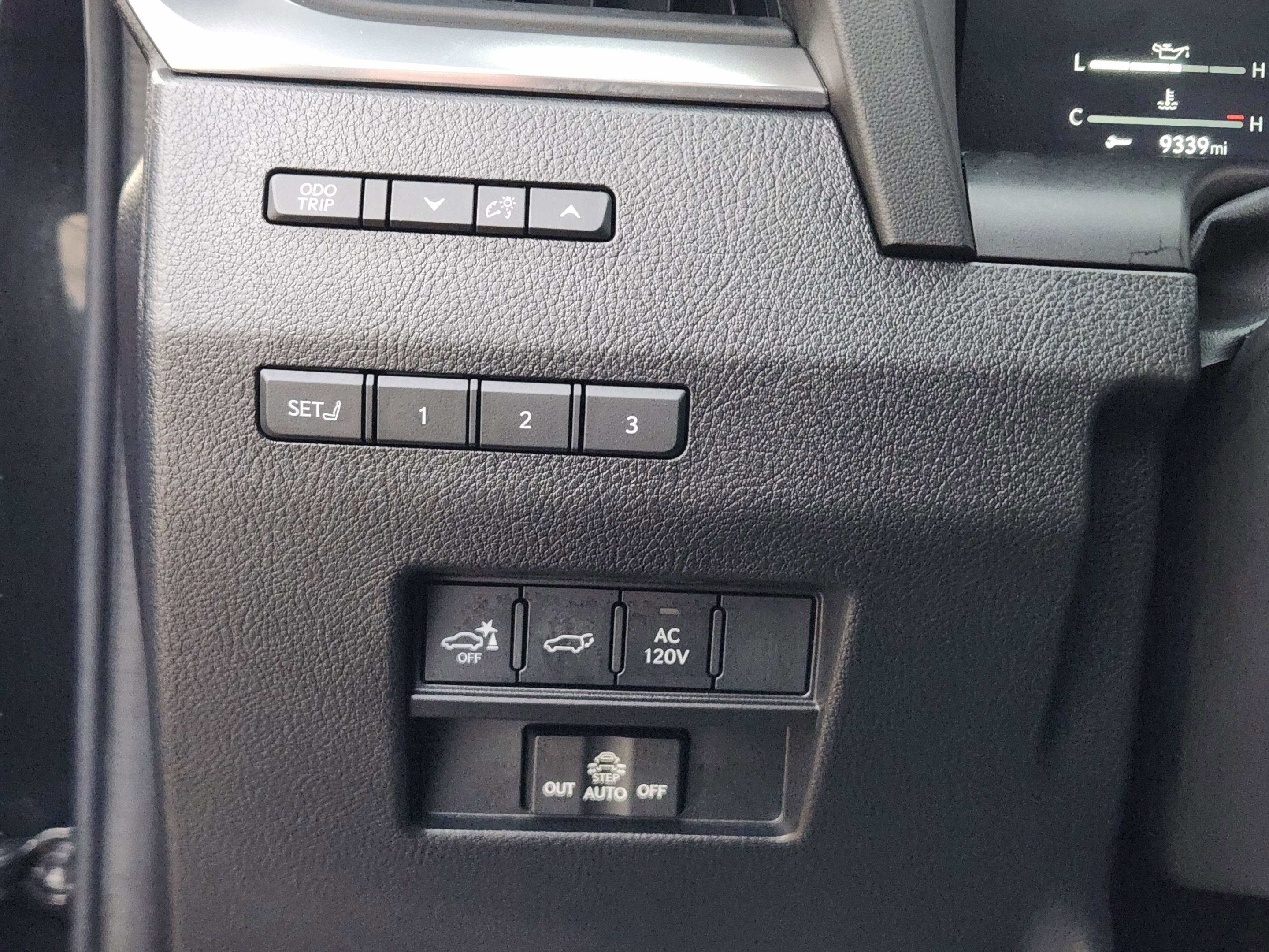 Used 2024 Lexus GX 550 w/ Accessory Package (Z1) AWD/4WD image 17