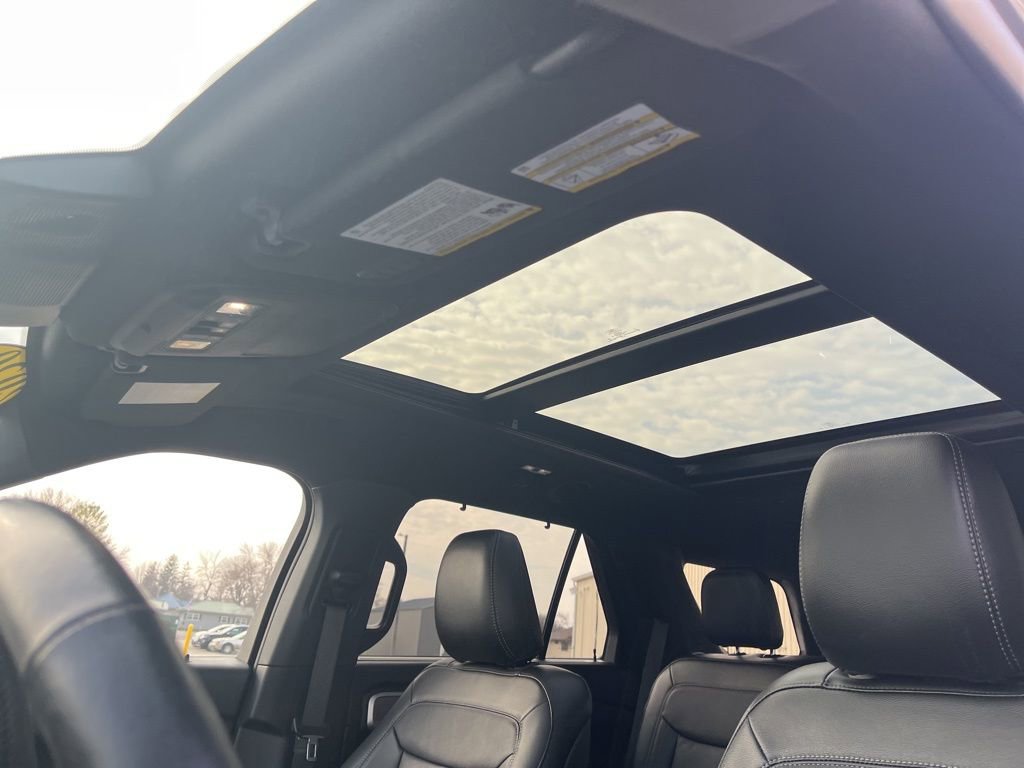 Used 2020 Ford Explorer Limited w/ Class III Trailer Tow Package image 13