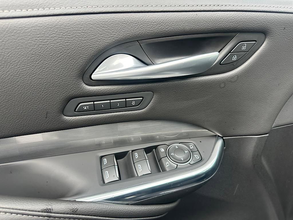 New 2025 Cadillac XT4 Premium Luxury image 13