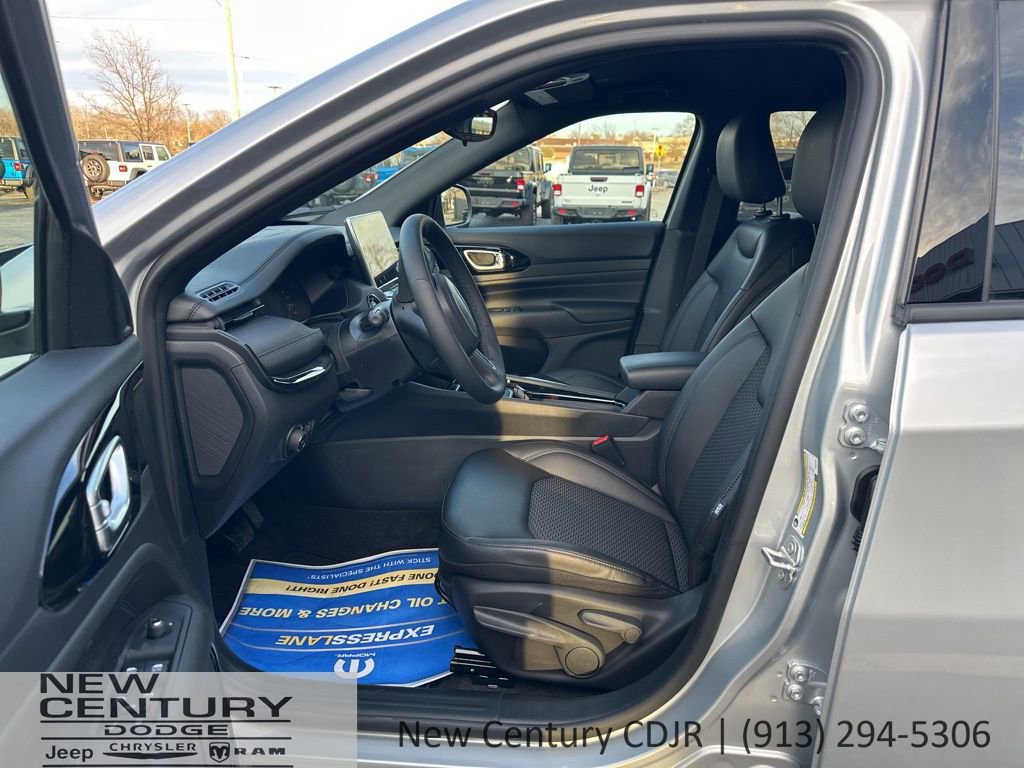 New 2026 Jeep Compass Latitude image 8