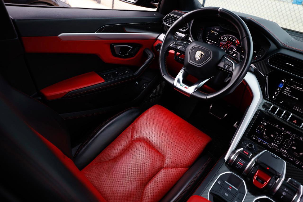 Used 2020 Lamborghini Urus image 22