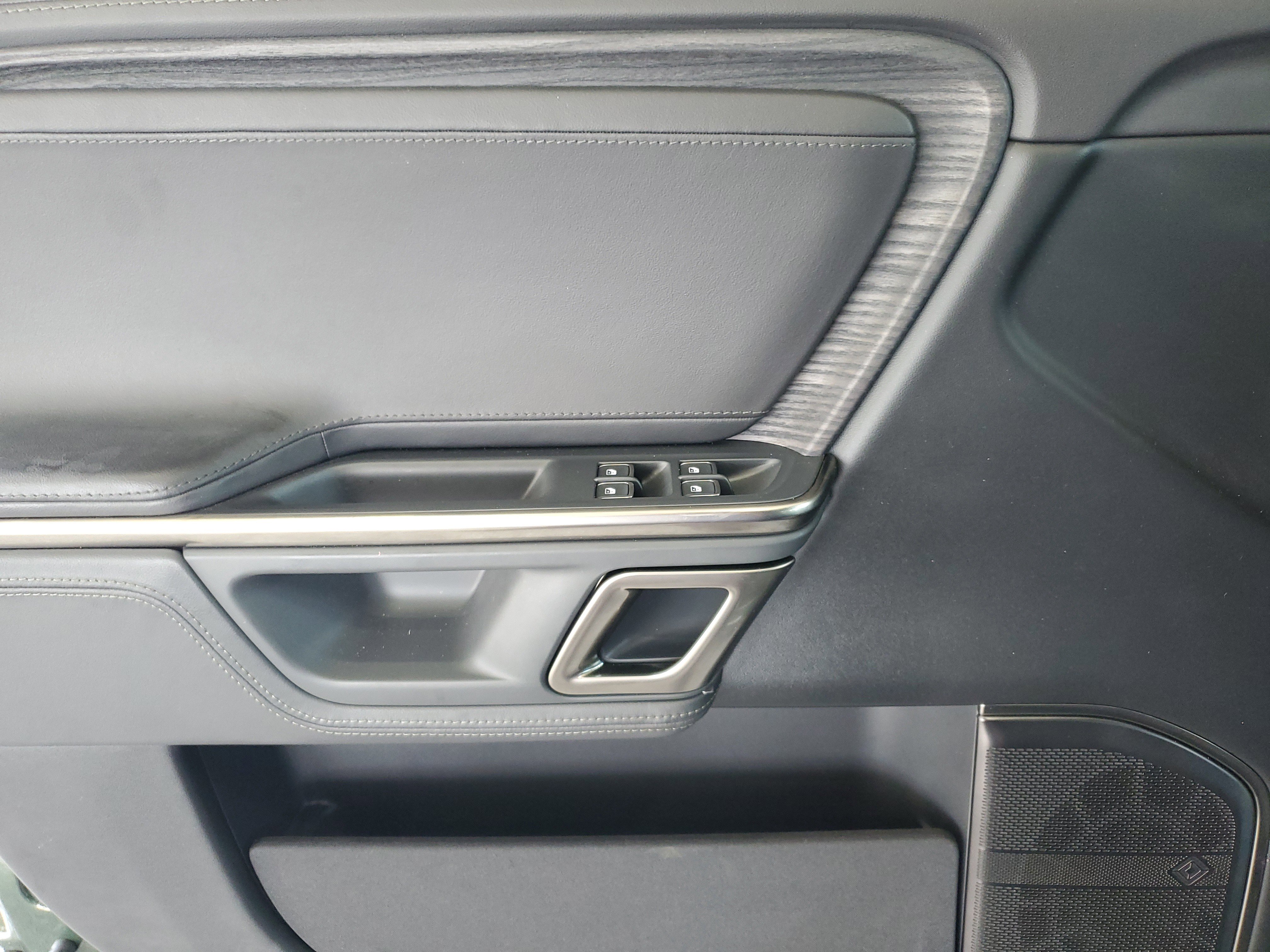 Used 2023 Rivian R1T Adventure image 16