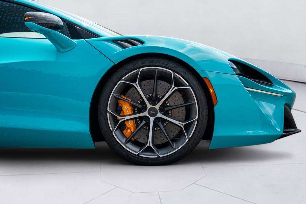 New 2025 McLaren Artura image 32