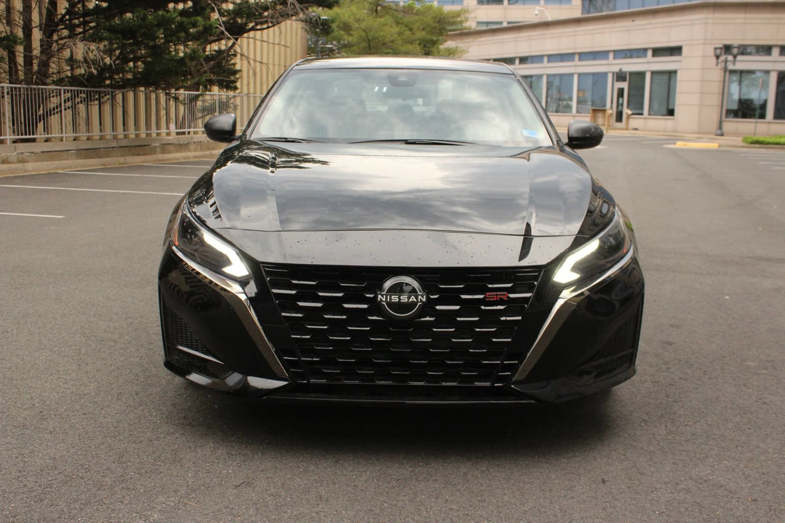 Used 2024 Nissan Altima 2.5 SV AWD/4WD image 3