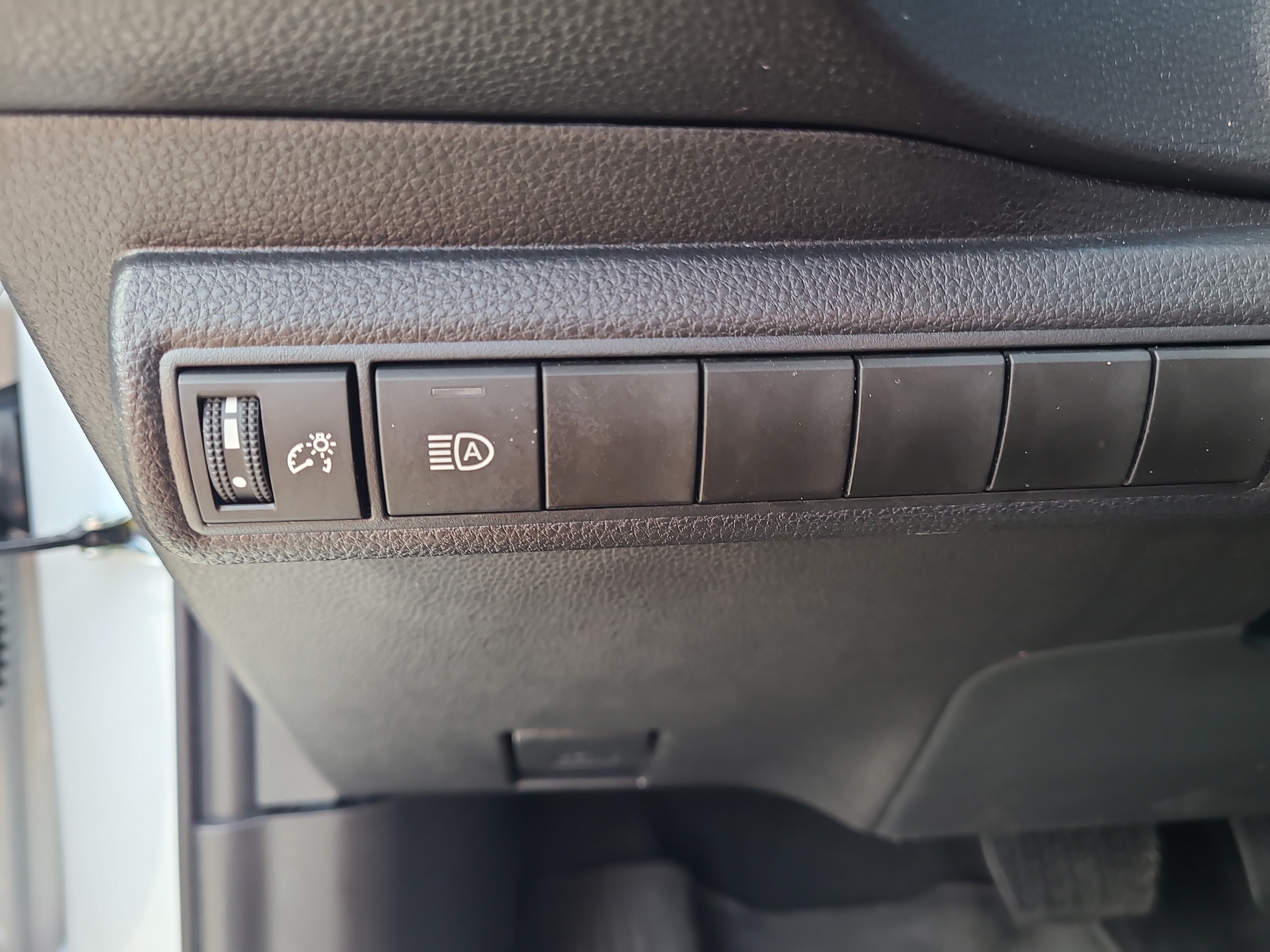Used 2025 Toyota Corolla LE FWD image 22