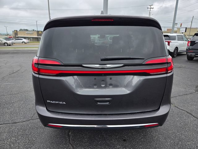 Used 2022 Chrysler Pacifica Touring-L FWD image 8