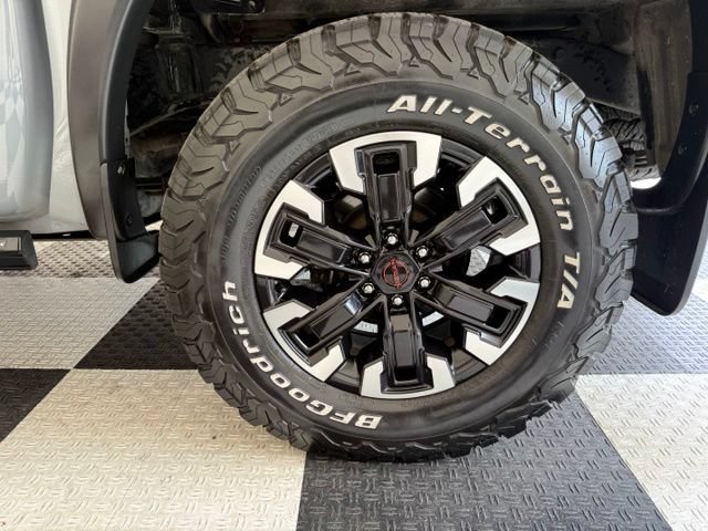Used 2024 Nissan Frontier PRO-4X AWD/4WD image 11