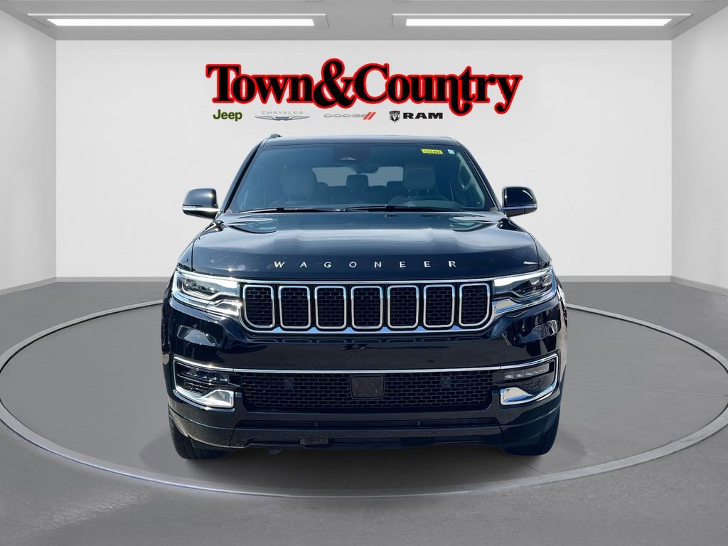 Certified 2025 Jeep Wagoneer 4WD w/ Premium Group I image 2