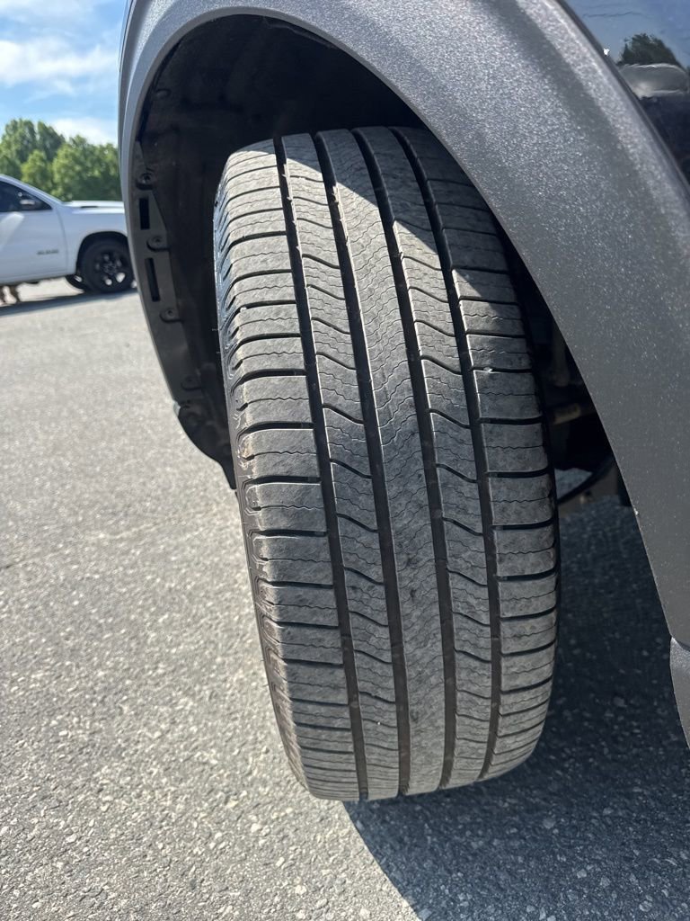 Used 2022 Ford Explorer Limited w/ Equipment Group 301A image 33