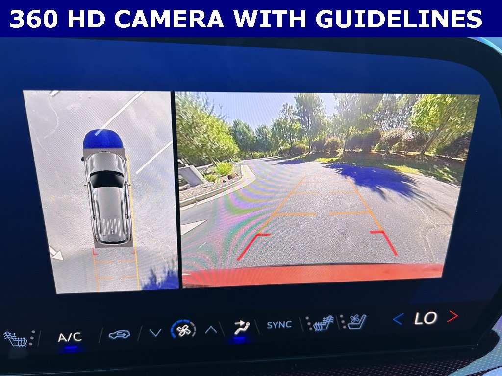 Used 2024 Chevrolet Traverse RS w/ LPO, Floor Liner Package image 5