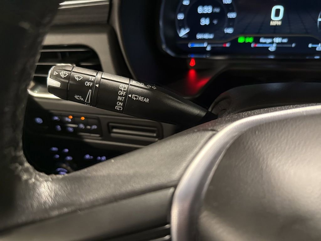 Used 2022 GMC Yukon XL SLT w/ SLT Luxury Package image 23