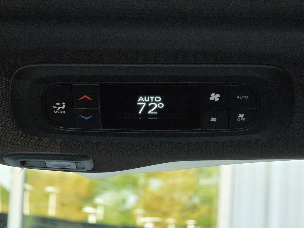 New 2026 Chrysler Pacifica Select image 11