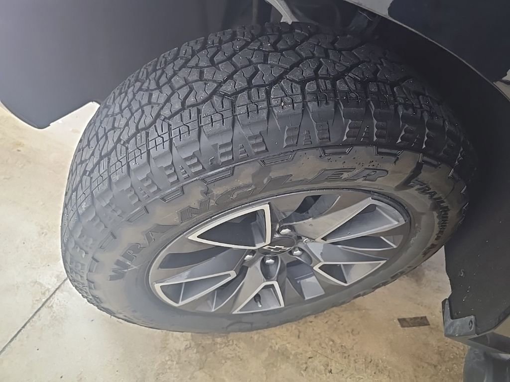 Certified 2023 Chevrolet Tahoe Z71 w/ Luxury Package image 19