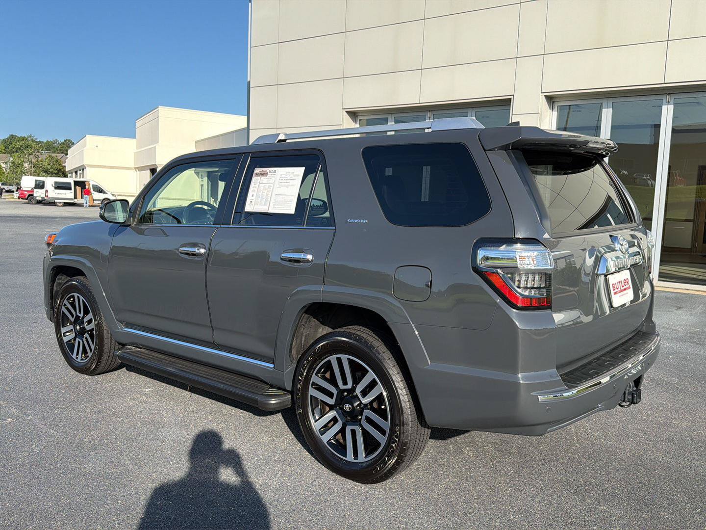 Used 2024 Toyota 4Runner Limited AWD/4WD image 4