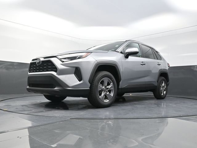Used 2025 Toyota RAV4 XLE image 29