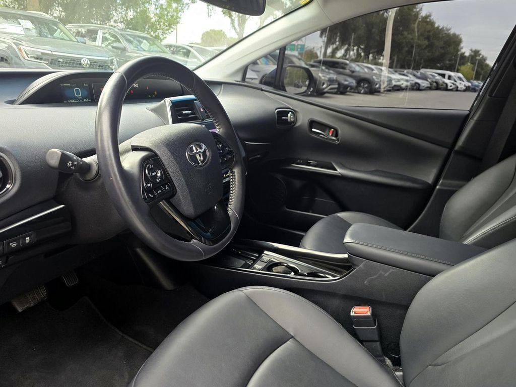Used 2022 Toyota Prius FWD image 13