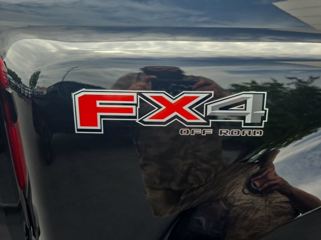 Used 2023 Ford F450 Platinum w/ FX4 Off-Road Package AWD/4WD image 9