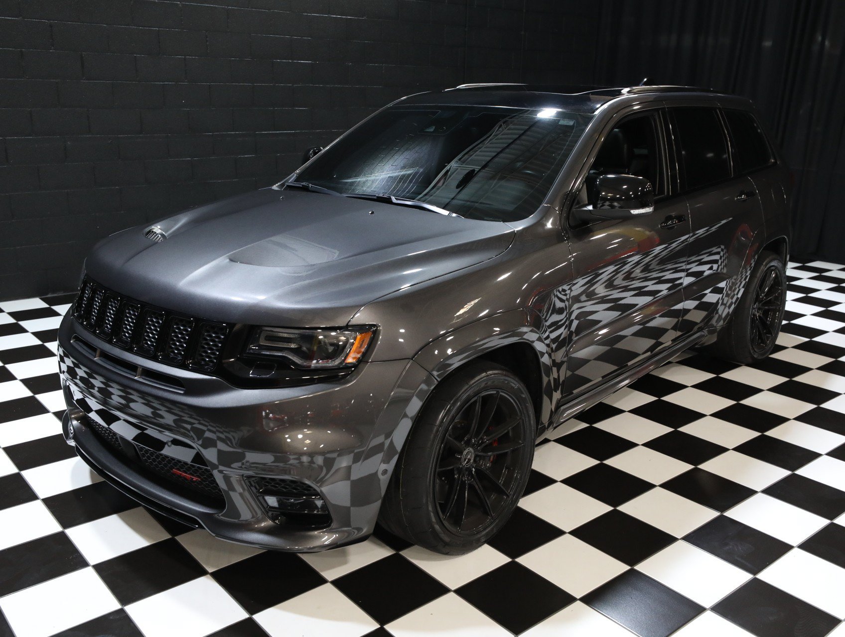 Used 2019 Jeep Grand Cherokee SRT AWD/4WD image 6