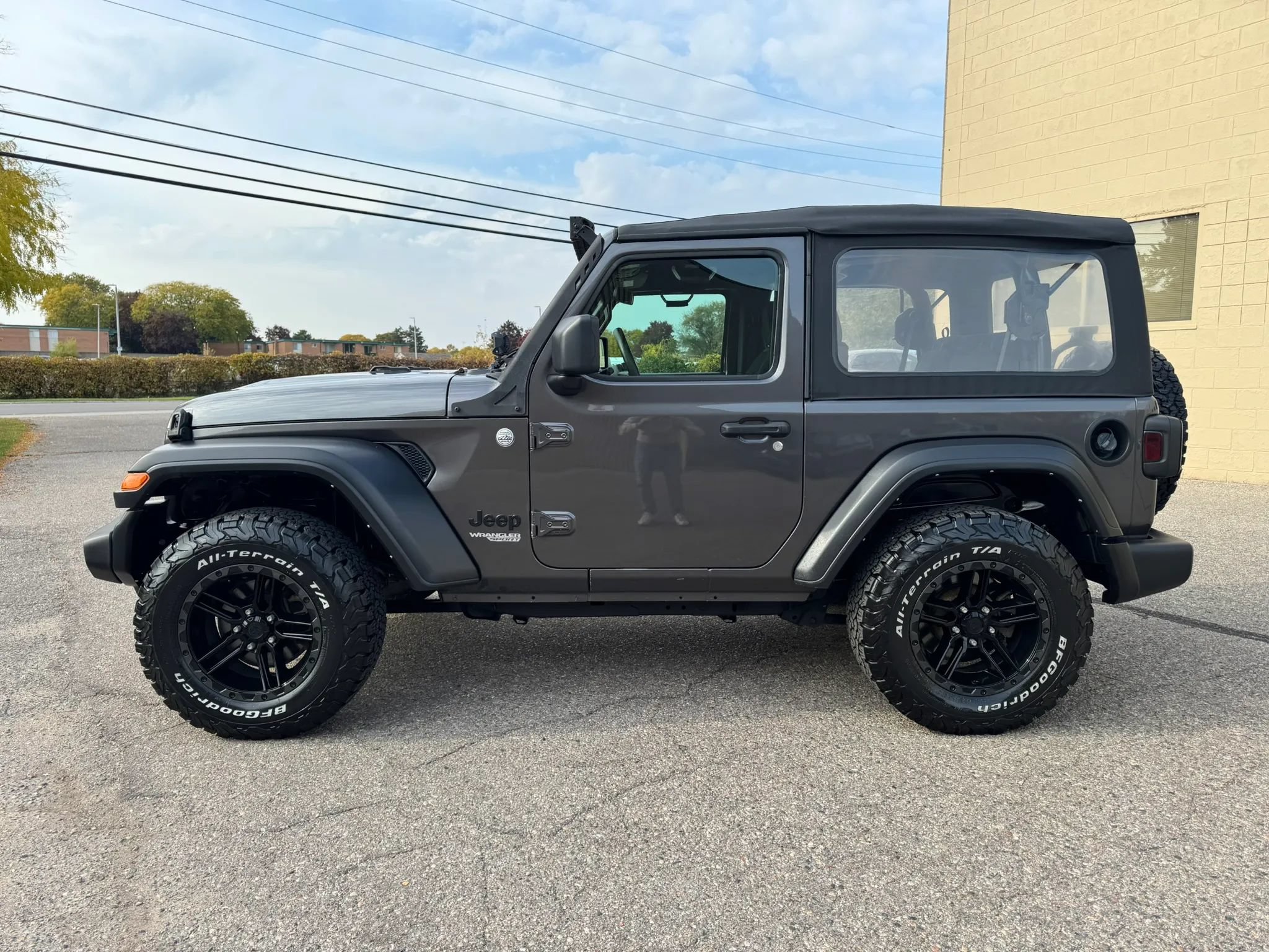 Used 2021 Jeep Wrangler Sport AWD/4WD image 5