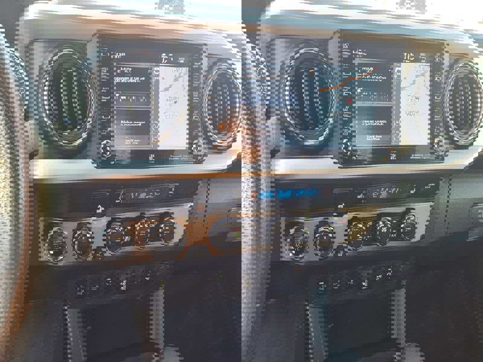 Used 2021 Toyota Tacoma Limited w/ Blackout Package (TMS) image 13