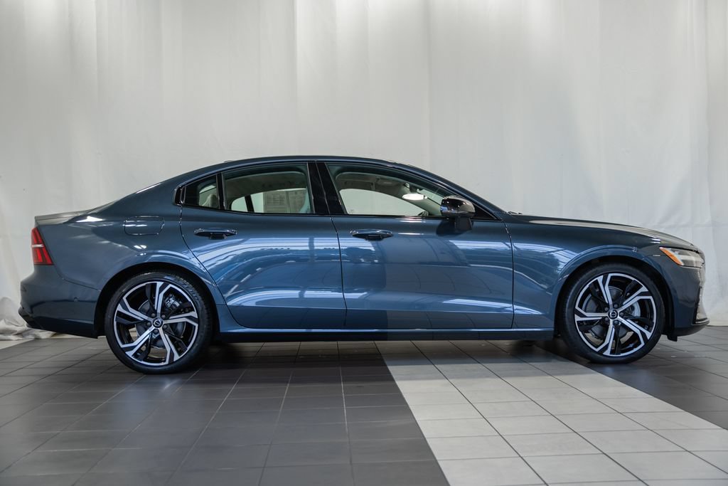 Used 2024 Volvo S60 B5 Ultimate w/ Climate Package AWD/4WD image 3
