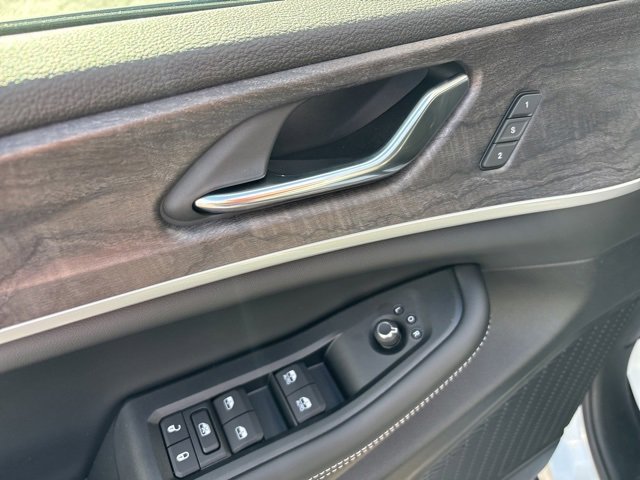 New 2025 Jeep Grand Cherokee L Limited image 22