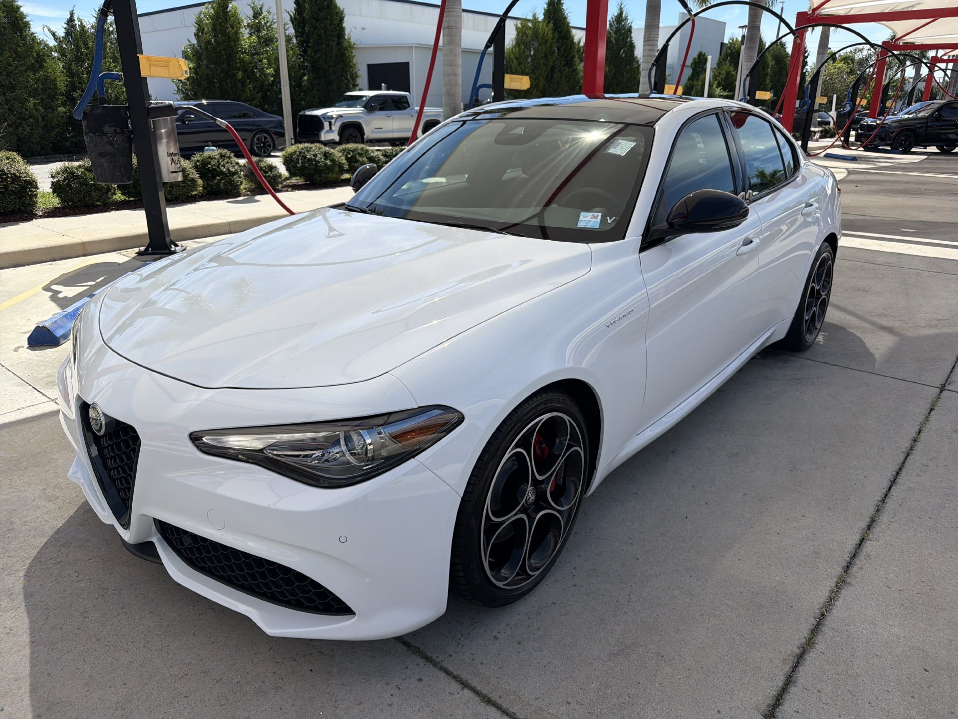 Used 2022 Alfa Romeo Giulia Veloce RWD image 8