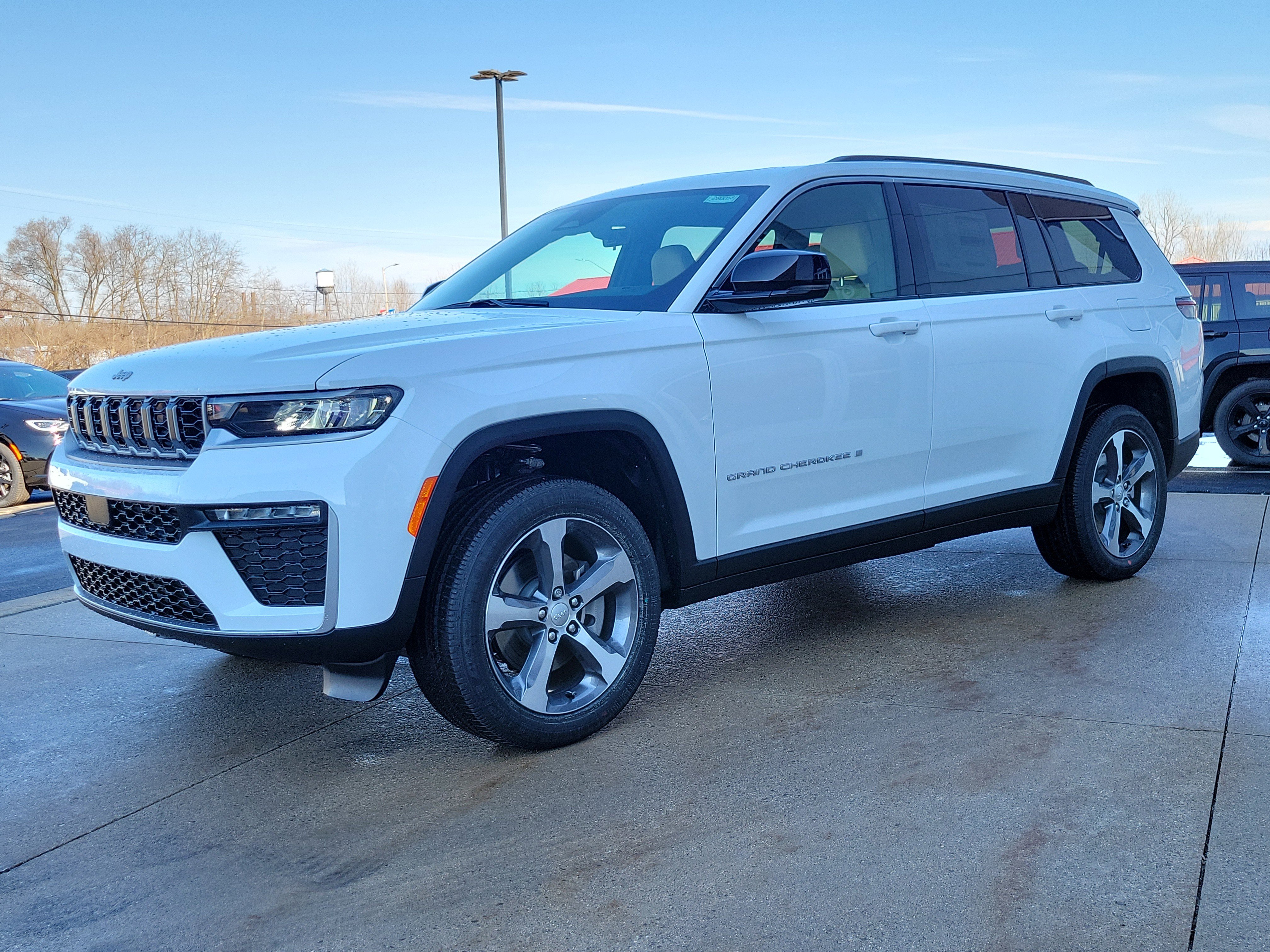 New 2026 Jeep Grand Cherokee L Limited image 2