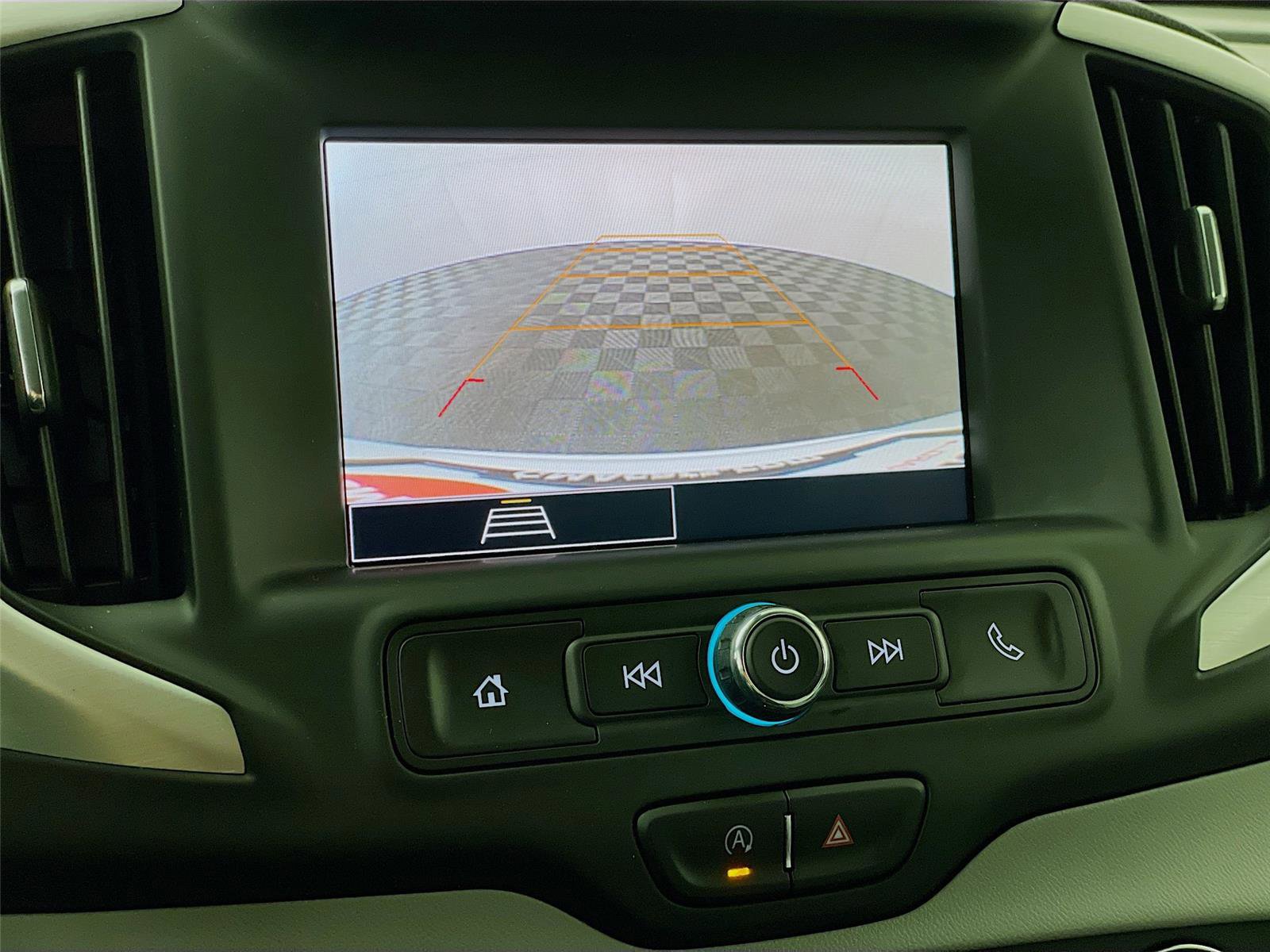 Used 2023 GMC Terrain SLE w/ Driver Convenience Package image 16