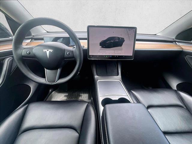 Used 2024 Tesla Model Y 2WD image 16