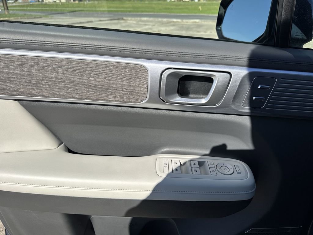 Used 2025 Hyundai Santa Fe Calligraphy image 15
