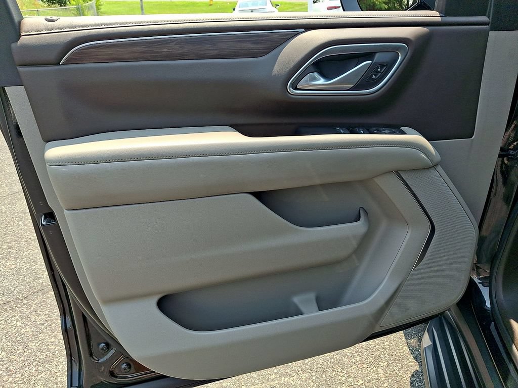 Used 2021 Chevrolet Suburban LS AWD/4WD image 16