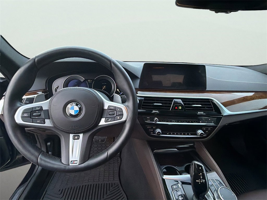 Used 2018 BMW 540i xDrive w/ M Sport Package image 4