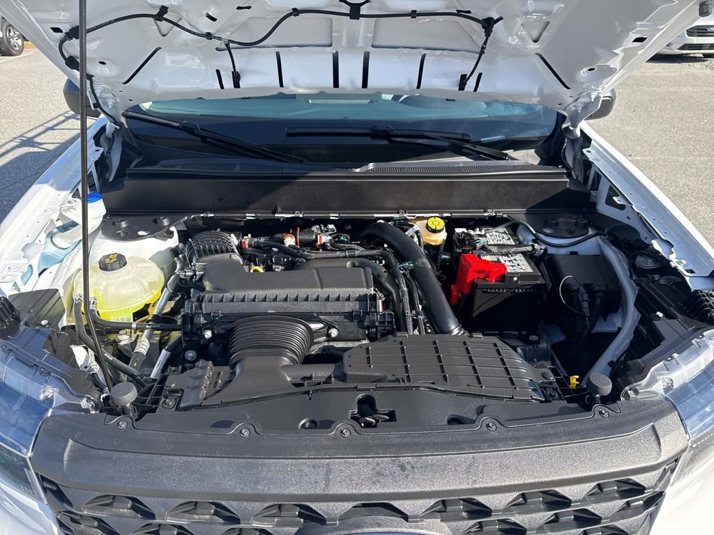 Used 2025 Ford Maverick XLT w/ Equipment Group 302A AWD/4WD image 31