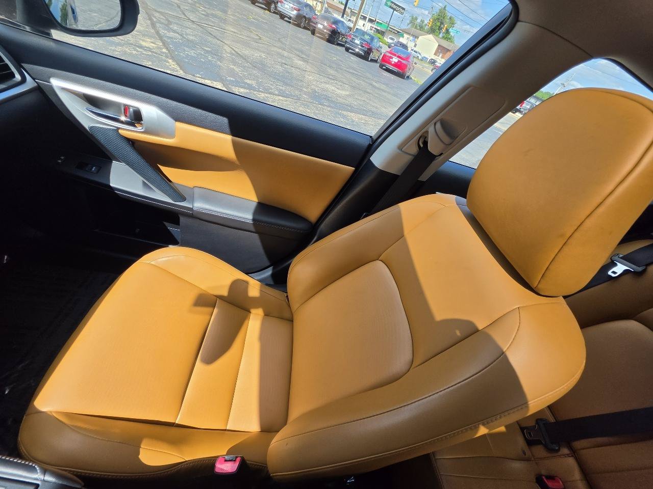 Used 2013 Lexus CT 200h w/ Premium Pkg w/Navigation FWD image 29