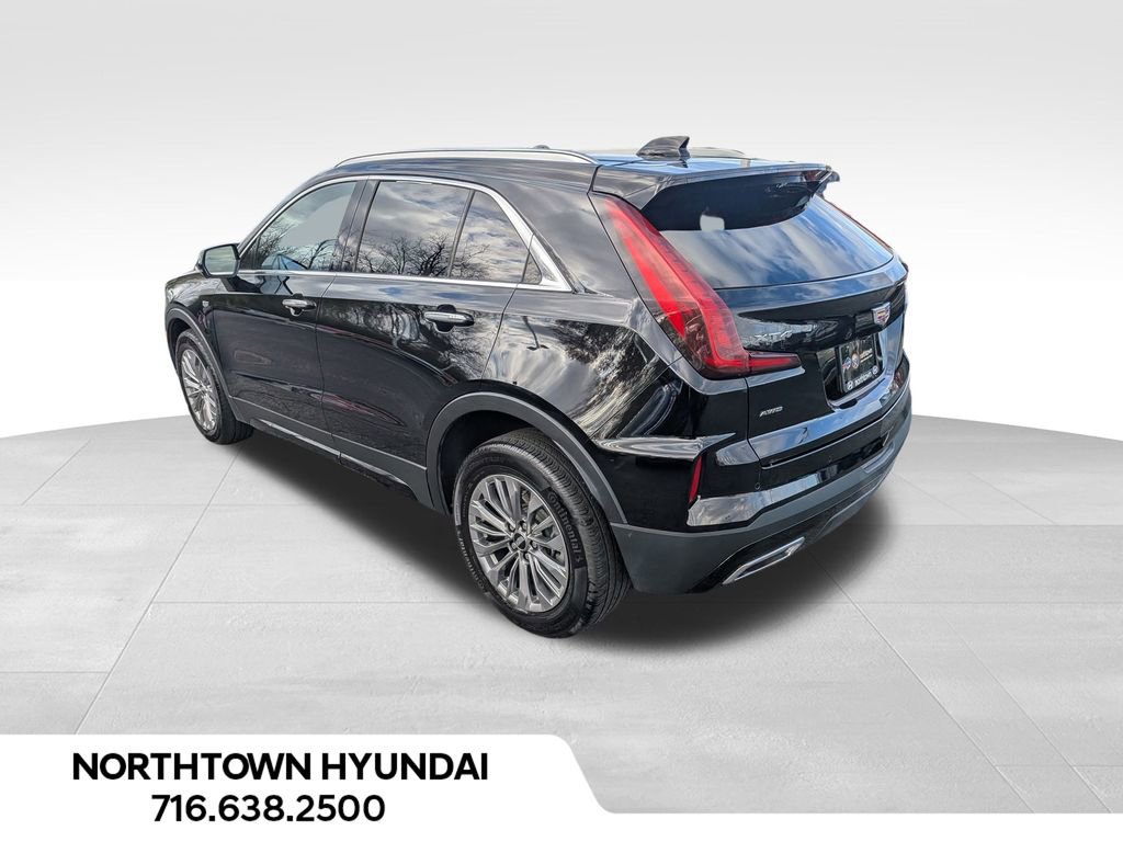 Used 2025 Cadillac XT4 Premium Luxury image 14